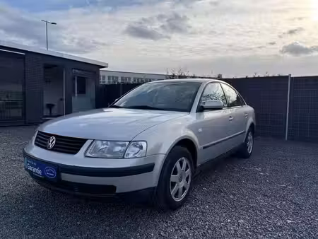 Volkswagen Passat 1.8 125 Confortline
