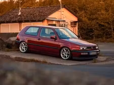 Volkswagen Golf 1.8 75