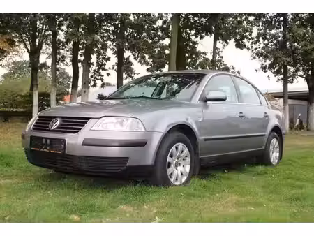 Volkswagen Passat 1.6 102 Base