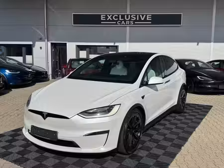 Tesla Model X 670