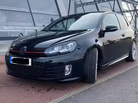 Volkswagen Golf GTI 2.0 TSI 235