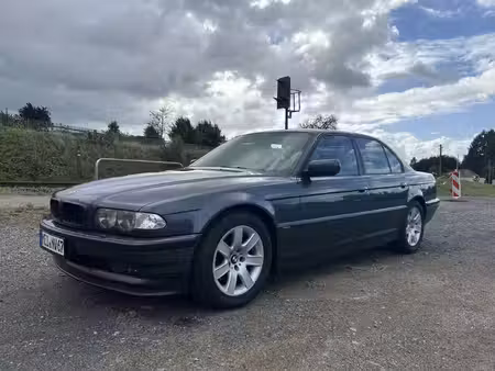 BMW Série 7 735i 3.5