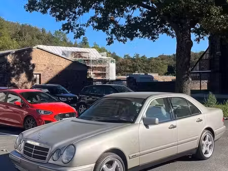 Mercedes-Benz Classe E E 280 V6 2.8 204 Classic 4Matic