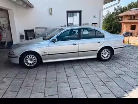 BMW Série 5 528i 2.8 193