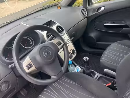 Opel Corsa 1.2 80