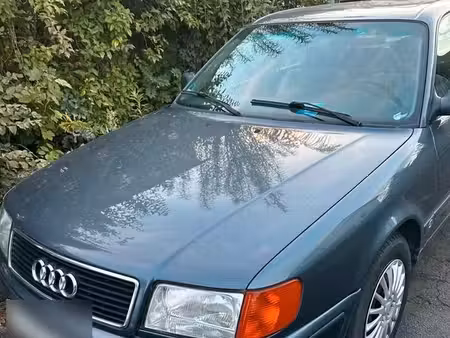 Audi 100 2.3
