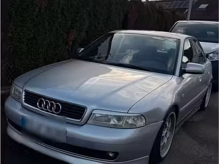 Audi A4 1.8 125