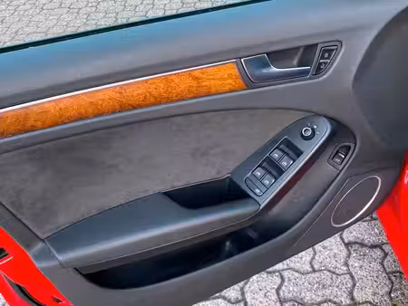 Audi A4 V6 3.2 FSI 265