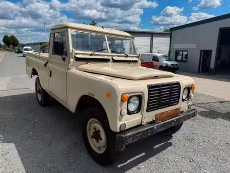 Land Rover Santana