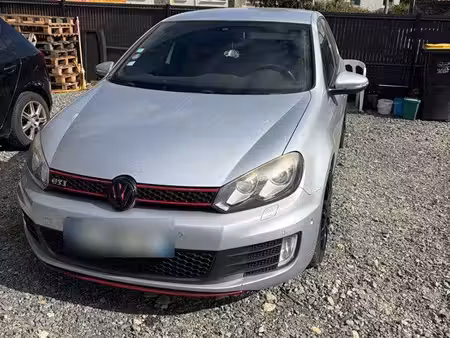 Volkswagen Golf GTI 2.0 TSI 210