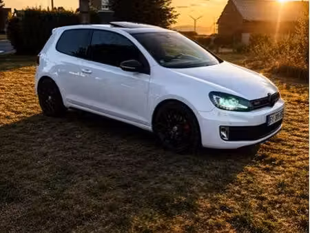Volkswagen Golf GTI 2.0 TSI 210