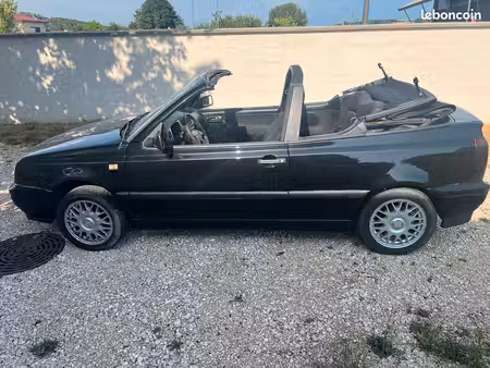 Volkswagen Golf 1.8 75