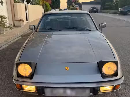 Porsche 924 