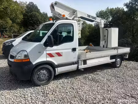 Renault Master 2.5 dCi 120