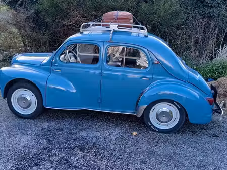 Renault 4CV 
