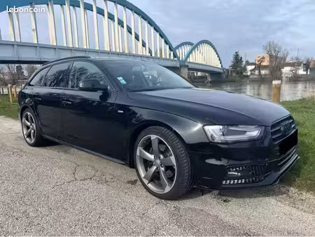 Audi A4 2.0 TDI 150 S line