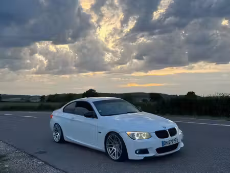 BMW Série 3 330d 3.0 245