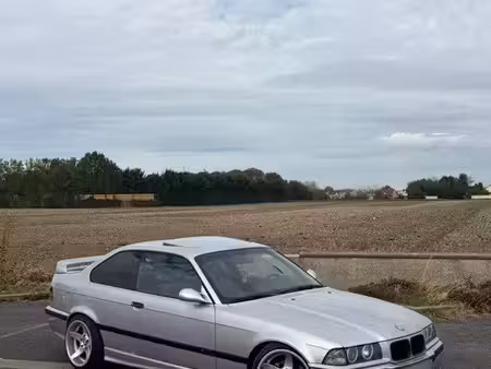 BMW Série 3 318IS