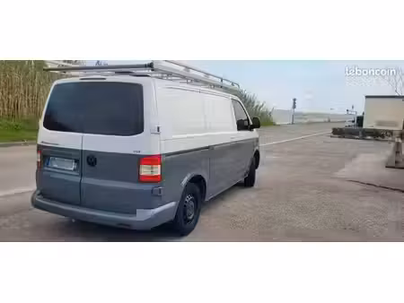 Volkswagen Transporter T5 1.9 TDI
