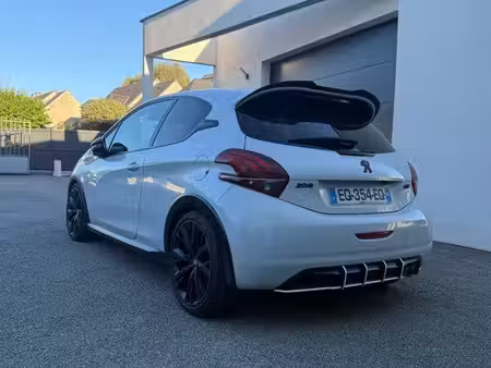 Peugeot 208 GTI 1.6 THP 208