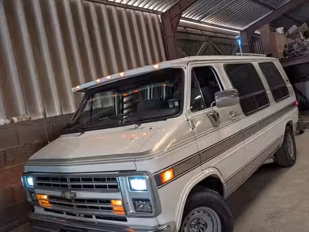 Chevrolet Chevy Van 
