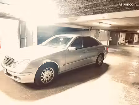 Mercedes-Benz Classe E E 220 2.1 136