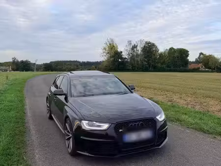 Audi A4 RS4 V8 4.2 450 quattro