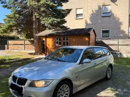 BMW Série 3 320i 2.0 150