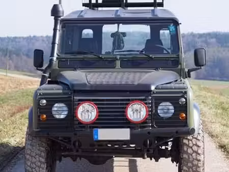 Land Rover Defender 2.0 122