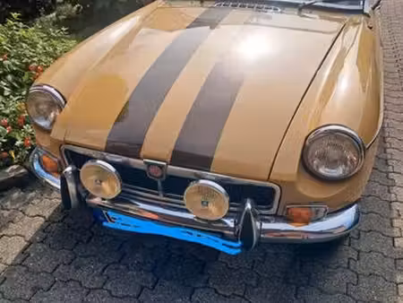 MG RV8 