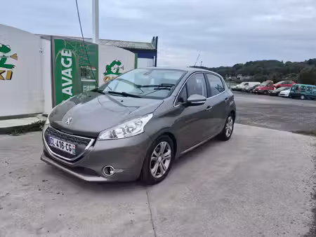 Peugeot 208 1.6 HDi 92 Feline