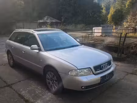 Audi A4 V6 2.4 165 quattro