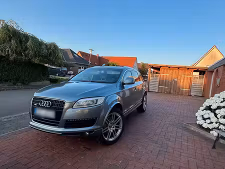 Audi Q7 quattro