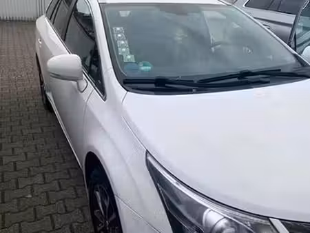 Toyota Avensis 2.0 124