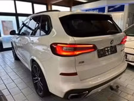 BMW X5 M50d 3.0 381