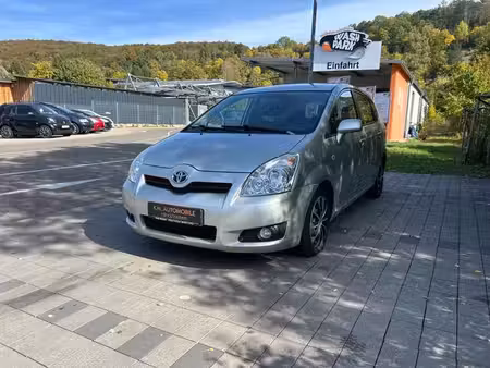 Toyota Corolla 2.2 136