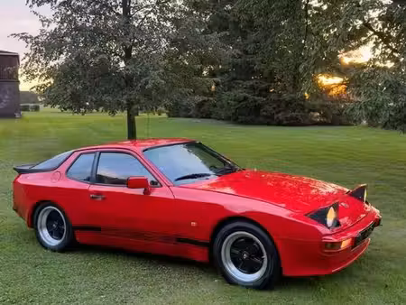 Porsche 944 