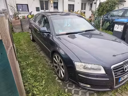 Audi A8 V8 4.2 TDI 326 quattro