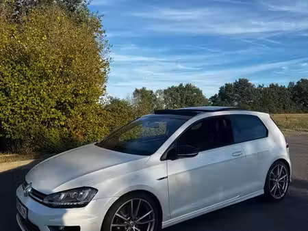 Volkswagen Golf R 2.0 TSI 300 4Motion