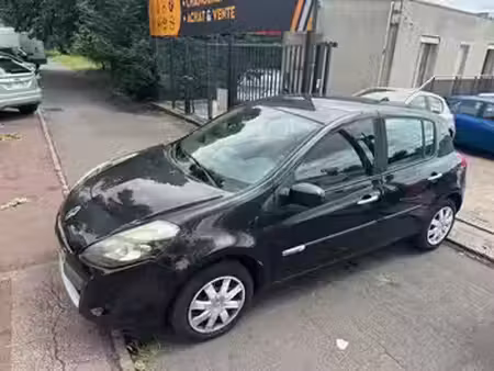 Renault Clio 1.2 75 TomTom Live