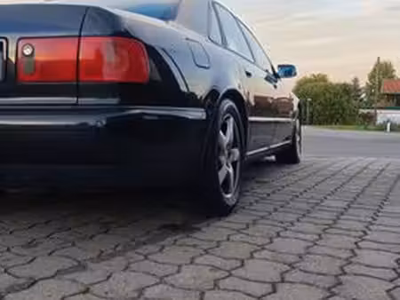 Audi A8 S8 V8 4.2 360 quattro