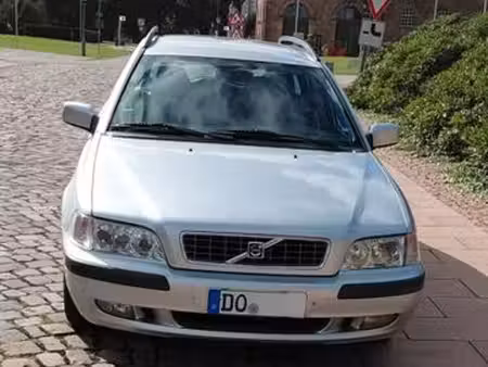 Volvo V40 1.8 122