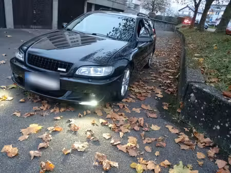 Opel Omega V6 3.2 217 Executive
