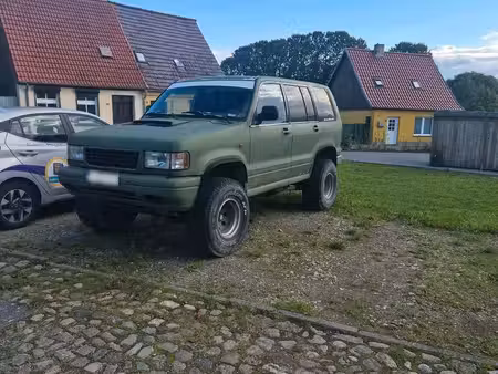 Opel Monterey 