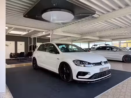 Volkswagen Golf R 2.0 TSI 300 4Motion