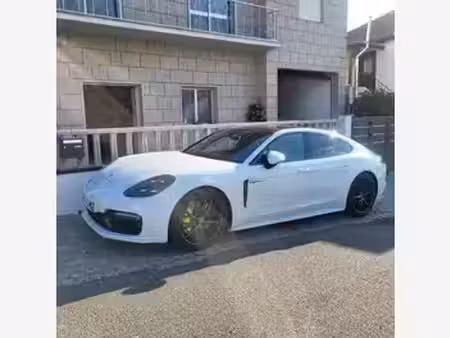 Porsche Panamera 4 330 Executive 4x4