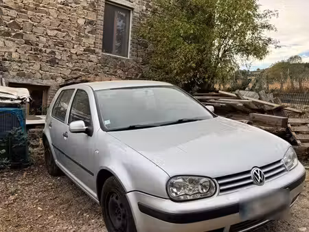 Volkswagen Golf 1.6 105
