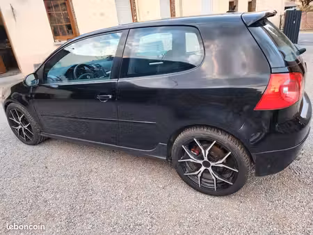 Volkswagen Golf GTI 2.0 200