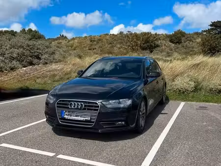 Audi A4 2.0 TDI S line