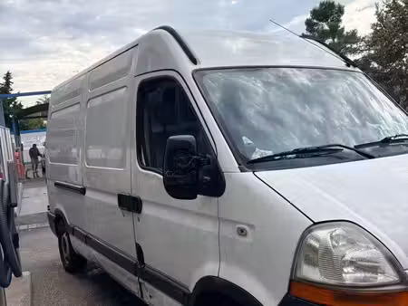 Renault Master 2.5 dCi 100